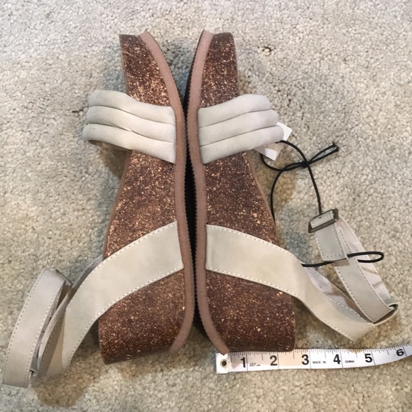 NWT Maurice’s Tan/Beige Ankle Strap Comfort Wedges-Size 8 - Picture 8 of 14